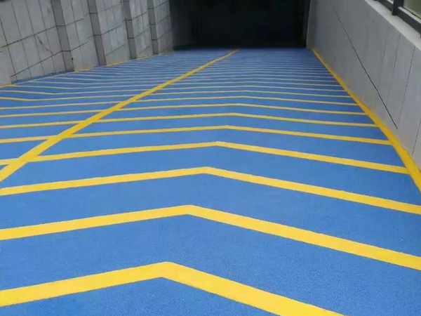无震动止滑坡道